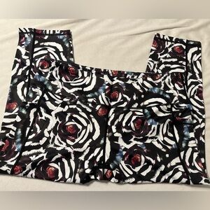 CVG capri leggings- Petals (new without tags)